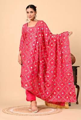Exquisite pink kurta set with gotta thread and mirror work 1