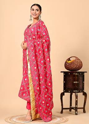 Exquisite pink kurta set with gotta thread and mirror work 4