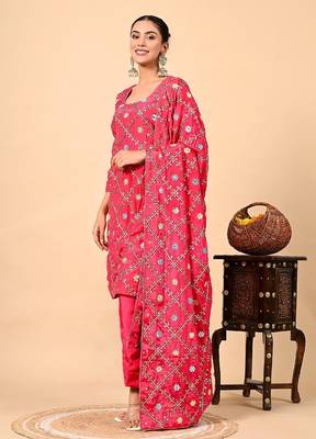 Exquisite pink kurta set with gotta thread and mirror work 5