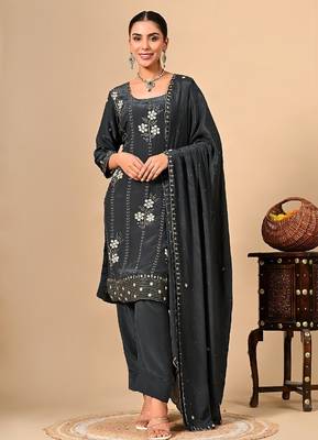 Dark grey kurta set with thread dabka and pearl work 1