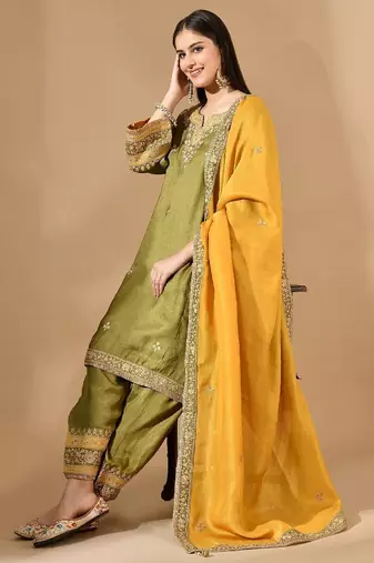 Yellow green kurta set with zardozi & appliqu   detailing