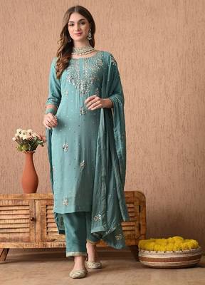 Enchanting blueish grey kurta set with mukaish work 3