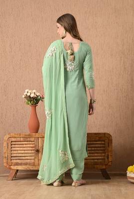 light green kurta set with mukaish pearl zardozi and sequins work 2