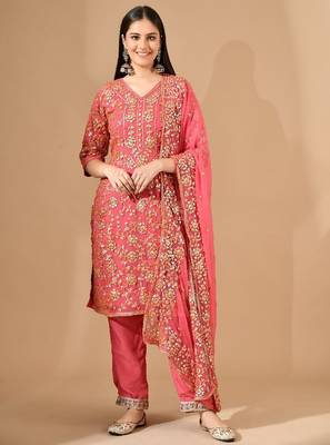 pink chiffon kurta set with gotta work 1