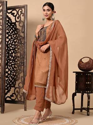 Greenish brown hue kurta set with zardozi cutdana and pearl work 3
