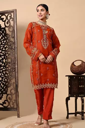 Lush orange maroon kurta set with thread pearl and zardozi work