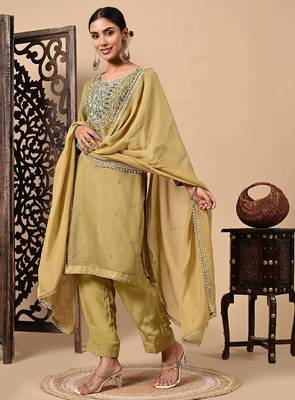 Mehndi green kurta set with  zardozi dabka and sequins work 3