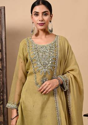 Mehndi green kurta set with  zardozi dabka and sequins work 5