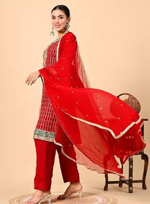 Red kurta set with gotta applique zardozi and sequins work 4