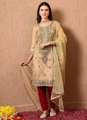 Golden green kurta set with zardozi dabka thread and sequins work 2