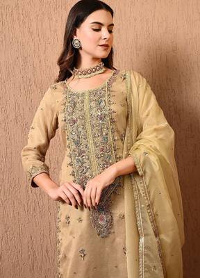 Golden green kurta set with zardozi dabka thread and sequins work 5
