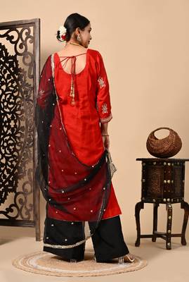 Red kurta set with exceptional zardozi dabka and sequins work 2