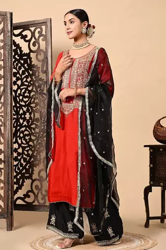 Red kurta set with exceptional zardozi dabka and sequins work