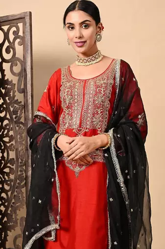 Red kurta set with exceptional zardozi dabka and sequins work