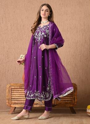 Astonishing purple kurta set with zardozi sippy pearl and cutdana work 3