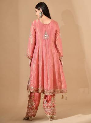 Carrot pink kurta set with gotta zari & appliqu   work 2