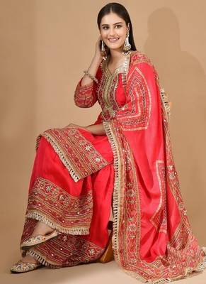 Reddish pink garara set with gotta & mirror work 5