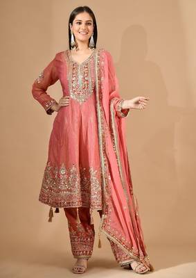 Carrot pink kurta set with gotta zari & appliqu   work 4