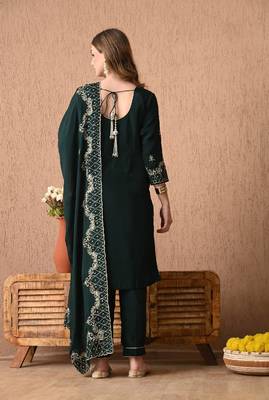 Gracious bottle green kurta set with zardozi and sequins work 2