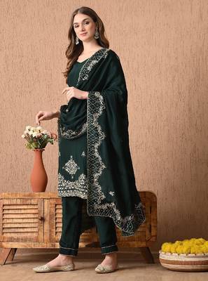 Gracious bottle green kurta set with zardozi and sequins work 1
