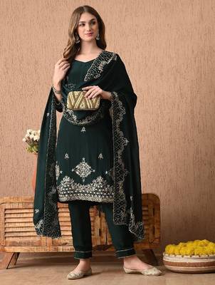 Gracious bottle green kurta set with zardozi and sequins work 4