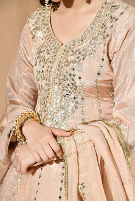 Peach kurta set with gotta mirror & zardozi work 3