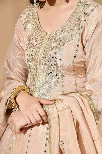 Peach kurta set with gotta mirror & zardozi work