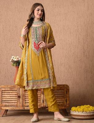 Evergreen yellow kurta set with thread zardozi and sequins work 1