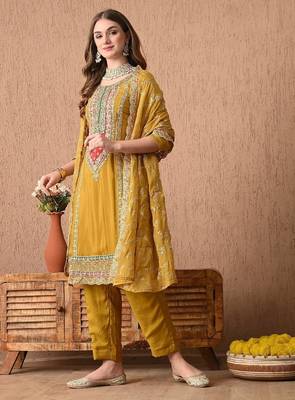 Evergreen yellow kurta set with thread zardozi and sequins work 3