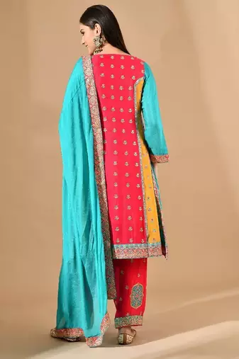 Pink chinon kurta set with zardozi & sequin embroidery