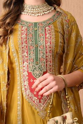 Evergreen yellow kurta set with thread zardozi and sequins work 5