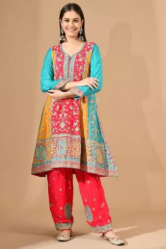 Pink chinon kurta set with zardozi & sequin embroidery