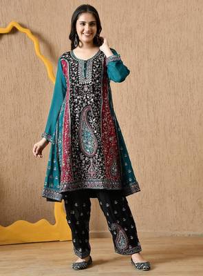Multicolour thread & zardozi black kurta set 3