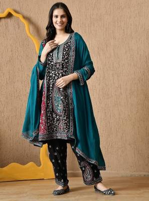 Multicolour thread & zardozi black kurta set 1