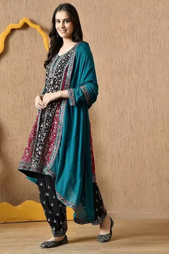 Multicolour thread & zardozi black kurta set