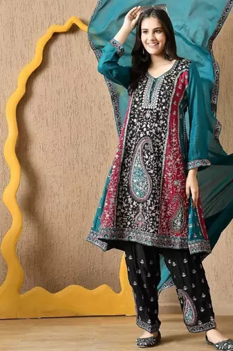 Multicolour thread & zardozi black kurta set