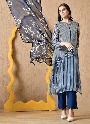  blue kurta set with sequin & pearl work 5