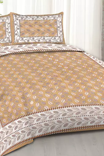 Rudra bazaar brown  210 tc cotton double king bedsheet with 2 pillow covers