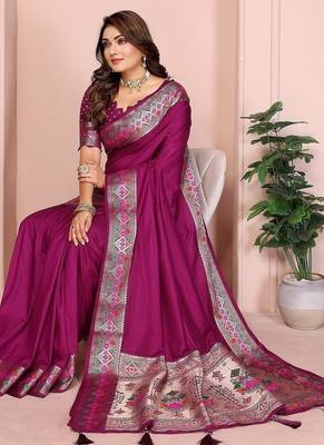Magenta Color Heavy Paithani Silk Saree 2