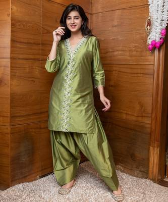 Olive green floral embroidered co-ord set 1