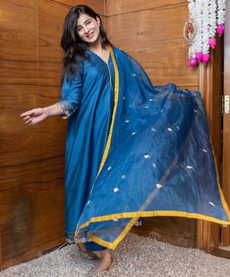 Blue & mustard embroidered suit set 4