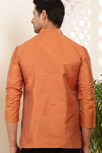 Men rust orange textured viscose blend short kurta with mandarin collar