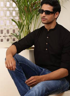 Men's black cotton short kurta with modern graphic print 5