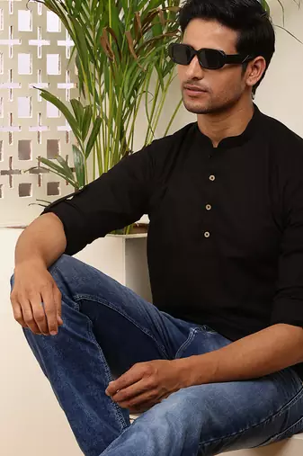 Men's black cotton short kurta with modern graphic print
