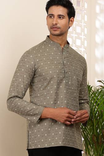 Men olive cotton short kurta with embroidered motifs and mandarin collar