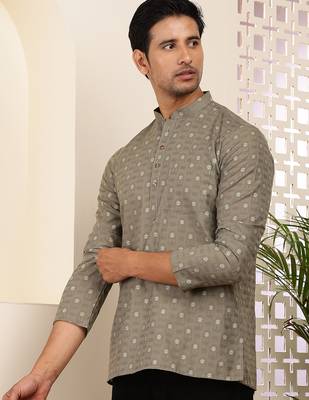 Men olive cotton short kurta with embroidered motifs and mandarin collar 3
