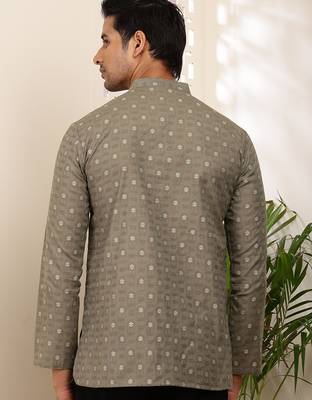 Men olive cotton short kurta with embroidered motifs and mandarin collar 5