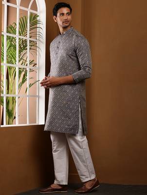 Men's grey viscose blend kurta with printed detailing 2