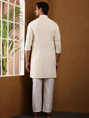 Men's off-white woven viscose blend kurta with straight hem 4