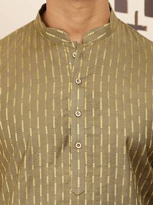 Men's olive green cotton kurta with subtle self-texture 5